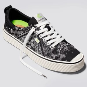 Women's Size 9 CARIUMA OCA Low Black Bandana Canvas Sneaker